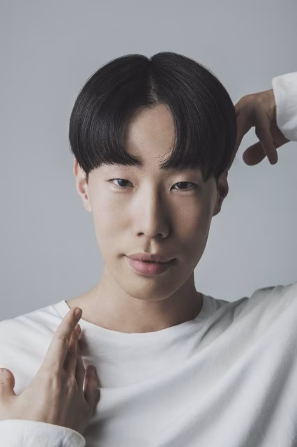 坂口涼太郎_宣材写真.jpg
