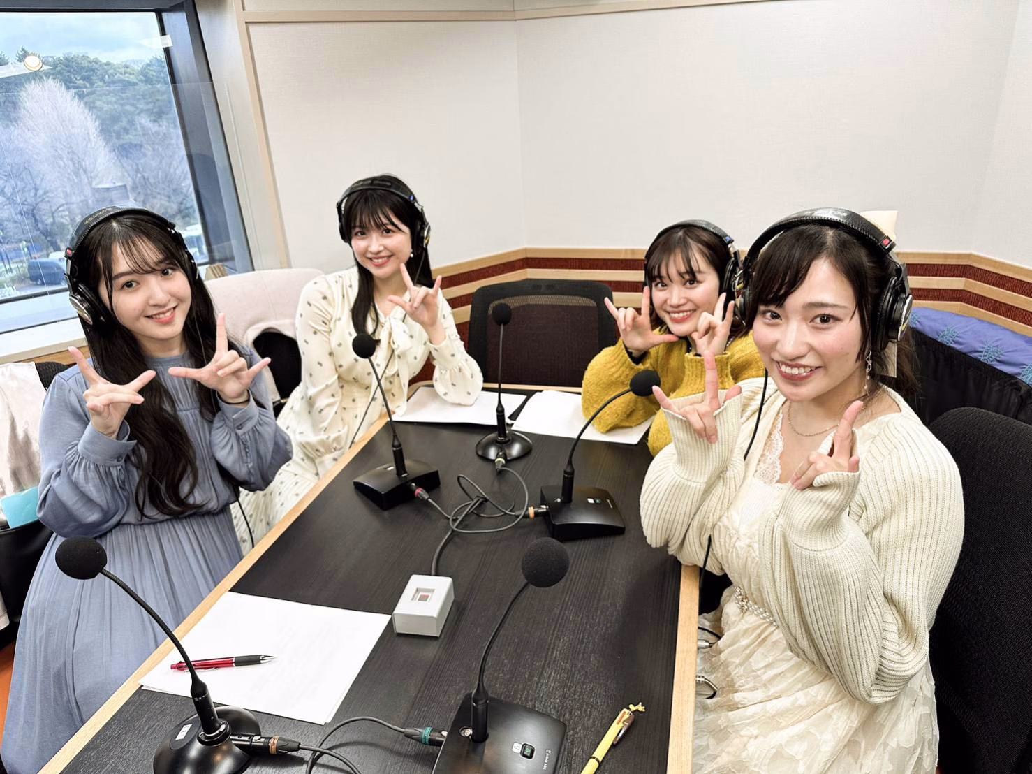 Merci Merci Campus Queen Radio_Vol.1.jpg