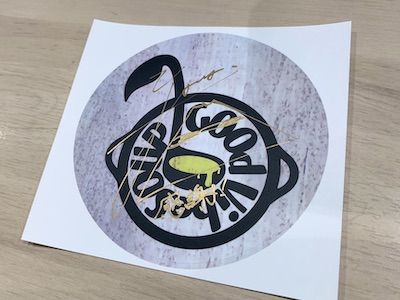 【Present】yamaのサイン入り番組ステッカーをプレゼント！！