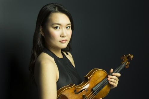 今週のクラシックレコメンダーはヴァイオリニストの辻彩奈さん