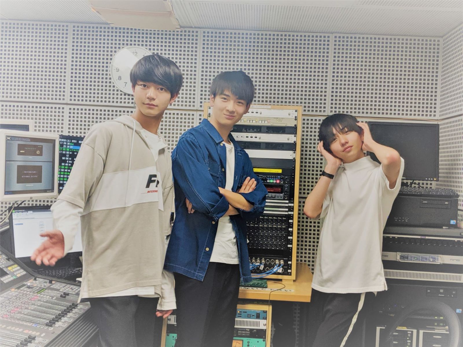 【Vol.2】歯笛イントロクイズ♪＆体育座りで回る男＆りょうちんの新しい特技❤