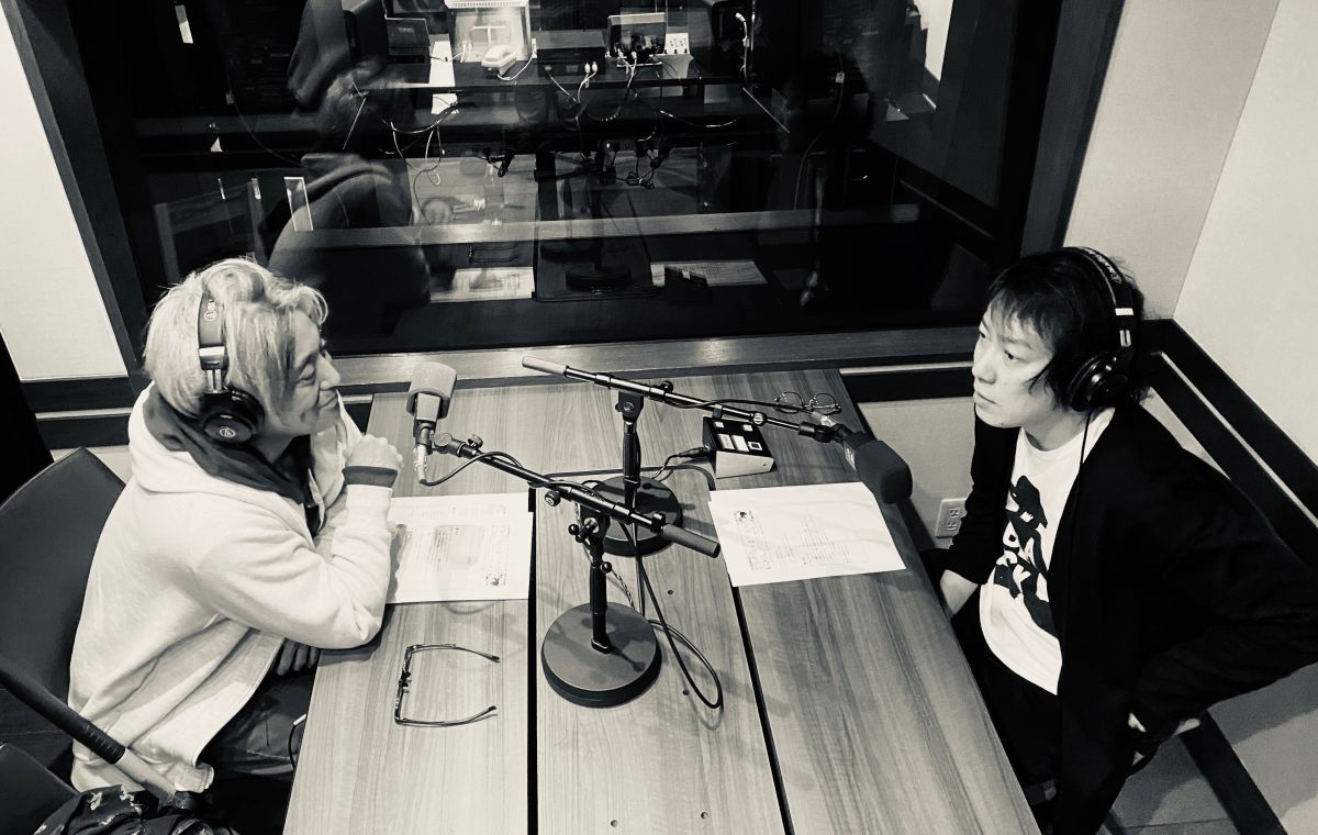 喫茶店で声をかけられた二村ヒトシに燃え殻は・・・そしてAV業界の超人について