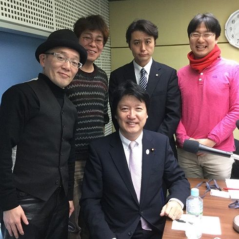 ザ・ニュースペーパー × 足立康史