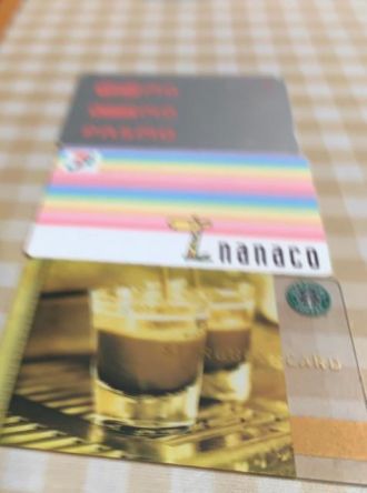 デビュー曲の裏話からスタートしました。