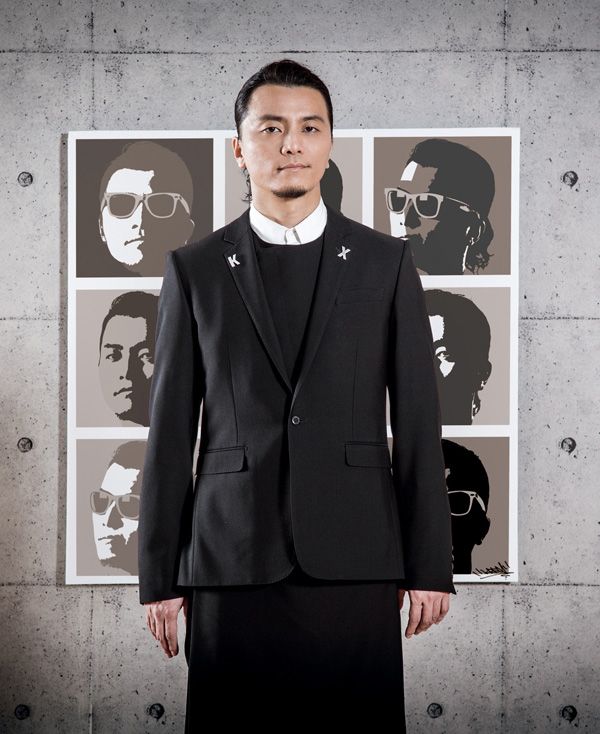 2014年7月のアーティストはＫＲＥＶＡ