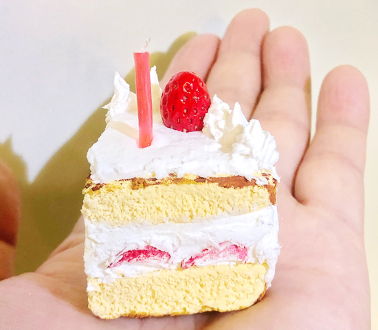 お家で遊ぼう！ 100円ショップで購入できる「樹脂粘土アート」の魅力を自転車声優・野島裕史が語る