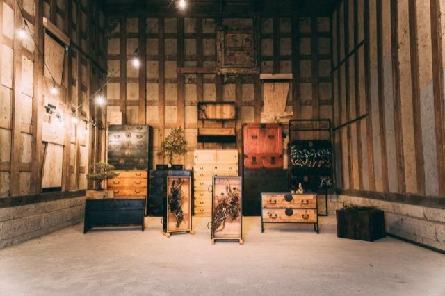 今日のゲストは…古い家具を職人さんやアーティストとコラボして再生させている、株式会社家'sの伊藤 昌徳さん！