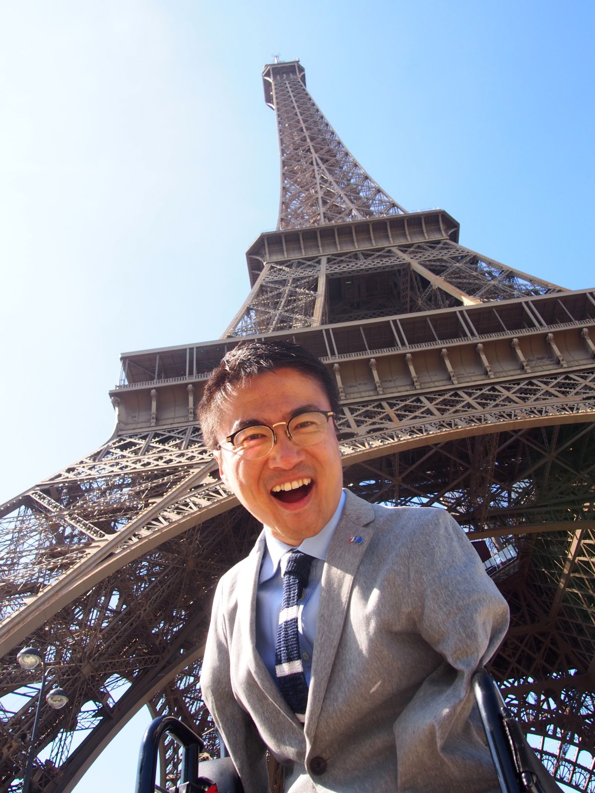 乙武・ザ・ワールド【最前列でフランス大統領選の勝利演説】