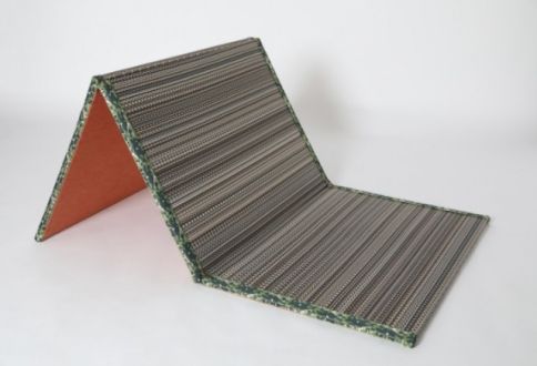 水曜日は、たたんで持ち運べる畳『TATAMI TATAMI』☆