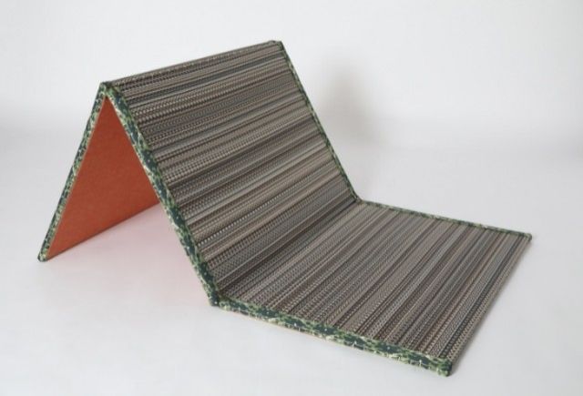 水曜日は、たたんで持ち運べる畳『TATAMI TATAMI』☆