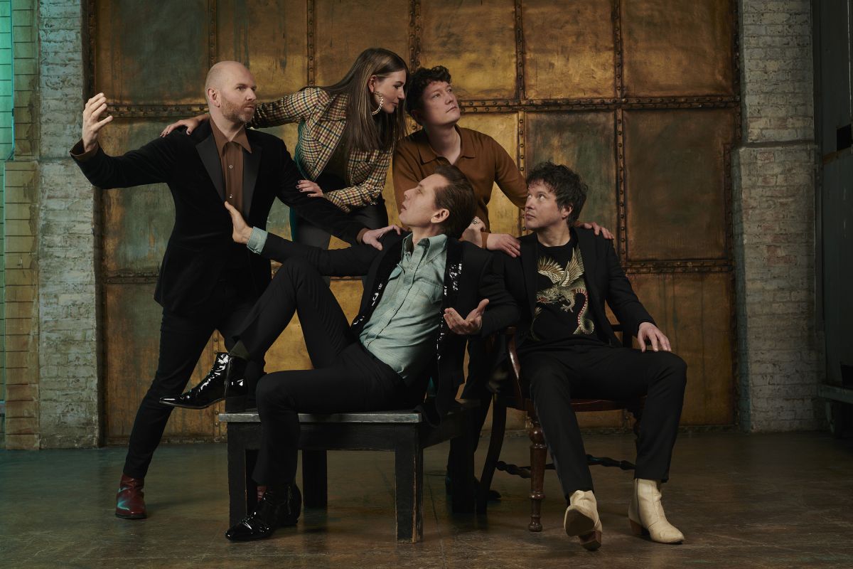 6/10(月)　コメント：フランツ・フェルディナンド  Vo./Gt. アレックスさん！