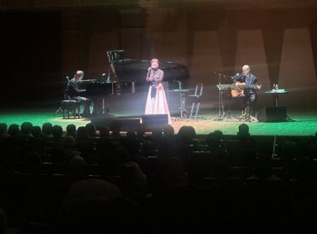 LEGENDS　岩崎宏美～シアワセノカケラ～