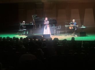 LEGENDS　岩崎宏美～シアワセノカケラ～