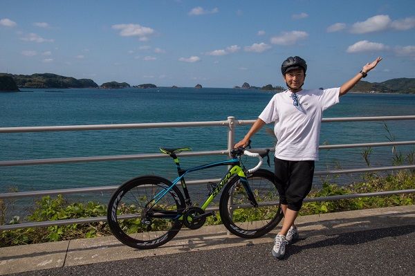 穴場の観光地に激坂も！ 声優・野島裕史“神話の島”サイクリングを満喫！