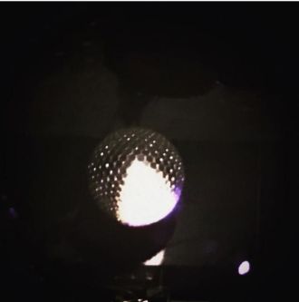 今日の1コマは「ミラーボール」