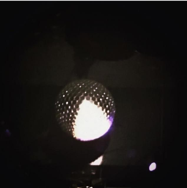 今日の1コマは「ミラーボール」