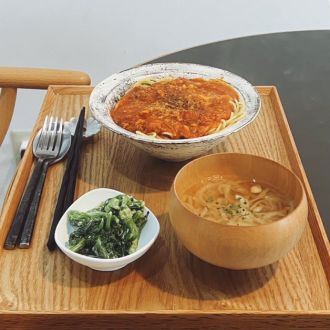 サバ缶で門外不出のトマトパスタ、オニオンコンソメスープ、菜の花のわさびマヨ和え（2022年3月11日（金）放送）