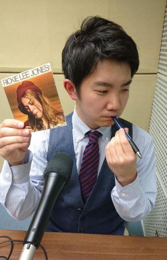 ワンアンドオンリーのカリスマシンガーソングライターの名盤です♪