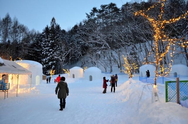 温泉地の冬のイベント２