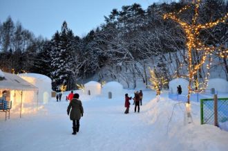 温泉地の冬のイベント２