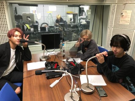 2021年入って最初の収録にテンションが上がる3人！ついに100の質問コーナーが始動！