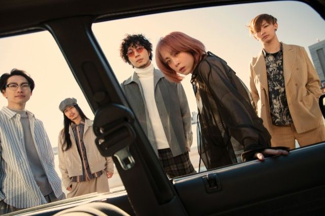 4月26日(火)のプレイリストは、5人組バンド、EOWから、 ヴォーカルのLacoさん