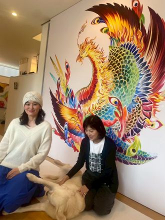 Xmasモードの朝みみ！書家、芸術家の紫舟さんのアトリエにて～vol.2  “プレシャス・ファミリー” である イングリッシュゴールデンレトリーバーのルーくんも参加してくれました～