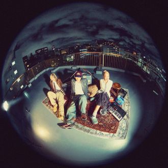 11月28日(金) のプレイリストは、スリーピース・グループ、DURDNの皆さん！