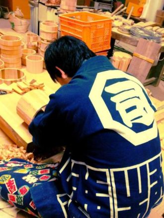 10/30週のゲストは、徳島県阿南市で桶・樽を製作する職人をされている 原田 啓司さん☆