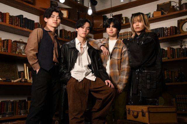 11月20日(木) のプレイリストは、神奈川出身、現役大学生による4人組、PURPLE BUBBLE！