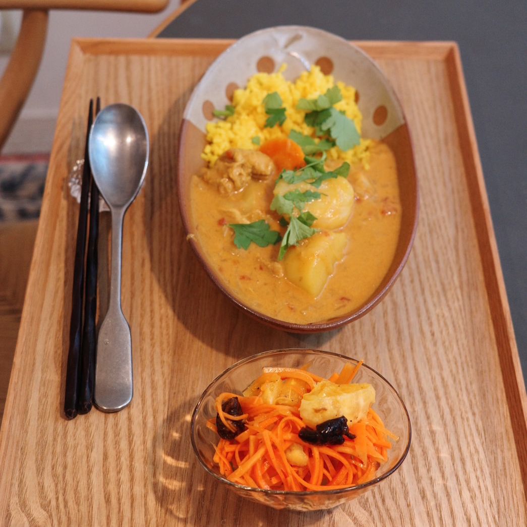  チキンとじゃが芋のココナッツカレー煮、プルーンとオレンジのキャロットラペ（2024年6/28（金）放送）