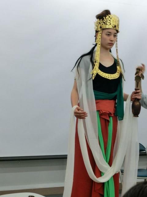 華恵さんが薬師如来に変身！？