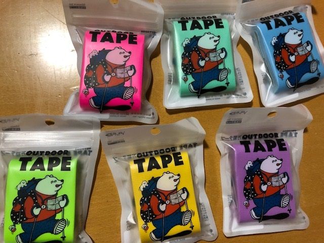 火曜日は、携帯に便利な布粘着テープ、 「OUTDOOR TAPE（アウトドアテープ）」☆