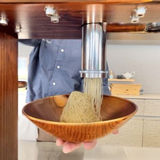 木の温もりあふれる店内で頂く自慢のスイーツ 「モンブラン of ENA」 【PEUGEOT 308】（岐阜県中津川市・meet tree Cafe NAKATSUGAWA）