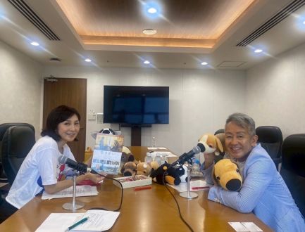 演出家・ 宮本亞門さんと朝みみ！トーク vol.1  /亞門さんに会えて感涙するDJmapi   / 映画、舞台も「生きる」大会です！