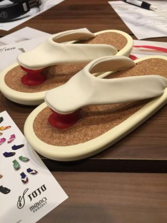新感覚のビーチサンダルにカワイイ！！