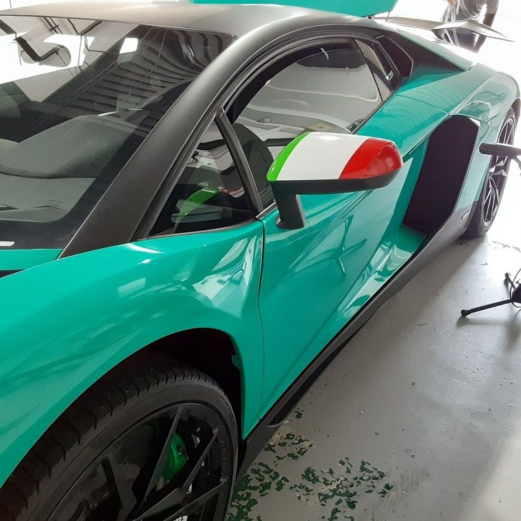 #18 ランボルギーニ アヴェンタドール LP700-4