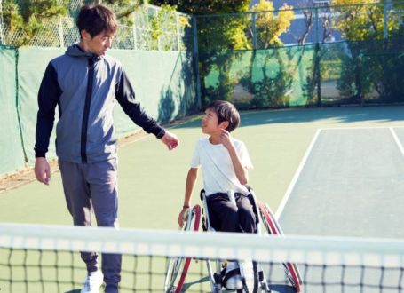 4月のアスリートママは、車椅子テニス・坂口竜太郎選手のお父さま、剛さんです