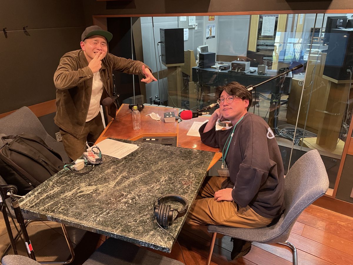 吸い殻と自撮りをツイートするな！！