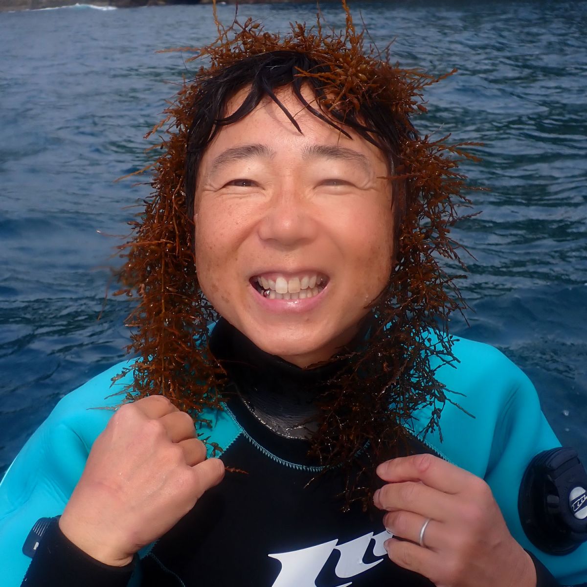 海藻が素材のアート作品創作から気づく海の今