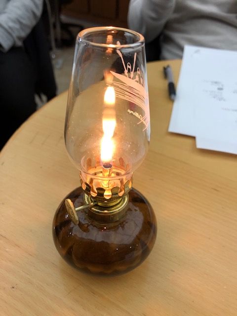 ランプの炎を見てると時を忘れる～