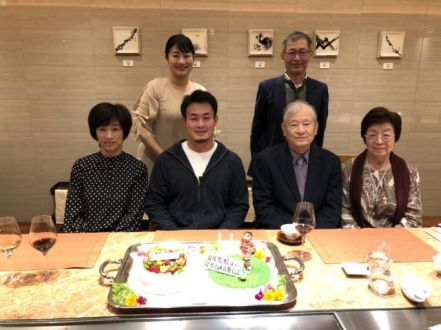 2月のアスリートママは、ラグビー福岡賢樹選手のお母様、のぶさんです。