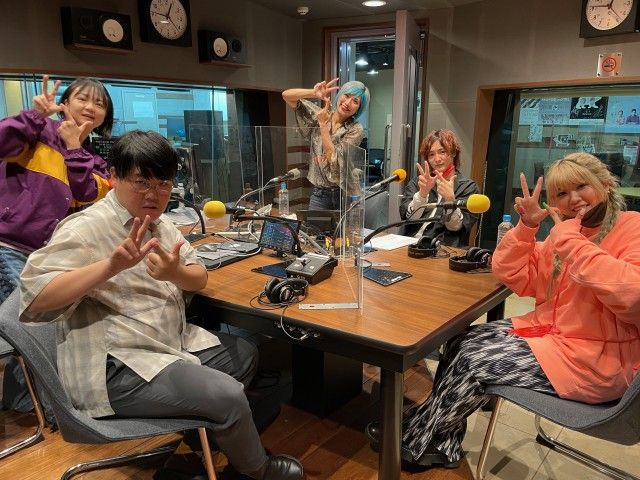 お笑い芸人：蛙亭とぱーてぃーちゃんの深夜の飲みのパーティーナイトが始まる！？ギャルトーク満載の話を盗み聞き！