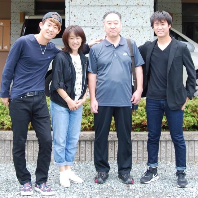 8月のアスリートママは、プロテニス・西岡良仁選手のお母様、きみえさんです