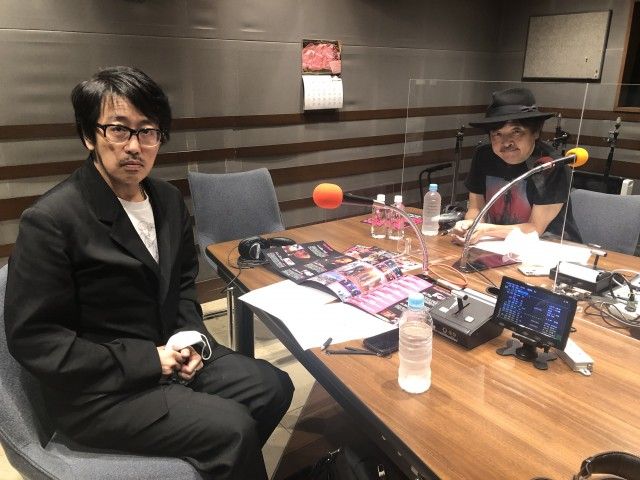 映画監督の園子温さんと岡村靖幸さんの話を盗み聞き・・・お二人が考える「生」と「死」そして園子温監督のハリウッドデビュー映画『プリズナーズ・オブ・ゴーストランド』の裏話、 出演しているニコラス・ケイジさんと園監督の衝撃エピソードの数々が！さらにお二人が大好きな映画音楽談義など