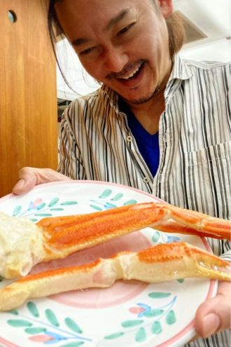 2021年11月22日(月)はぴねすくらぶ「ズワイ蟹 肩付蟹脚」