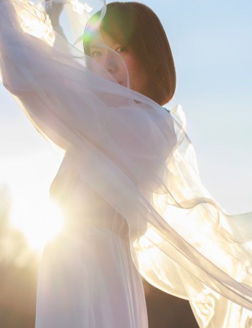 4月14日(木) のプレイリストは、シンガーソングライター、  半﨑美子さん