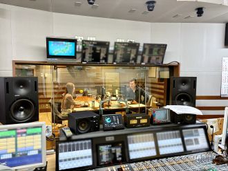 アフタートークもベーコンの話をしています。