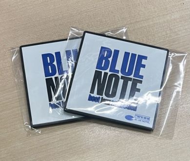 ＜当選者発表＞3/14(火）のAORでは、BLUENOTEのロゴ入り、ラバー製のコースターを３名の方にプレゼント！