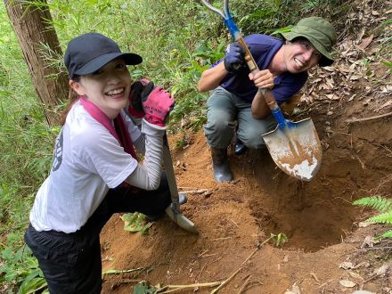 【＃６０　真夏の土掘り！三平さんのスギ林で土壌断面調査！！】